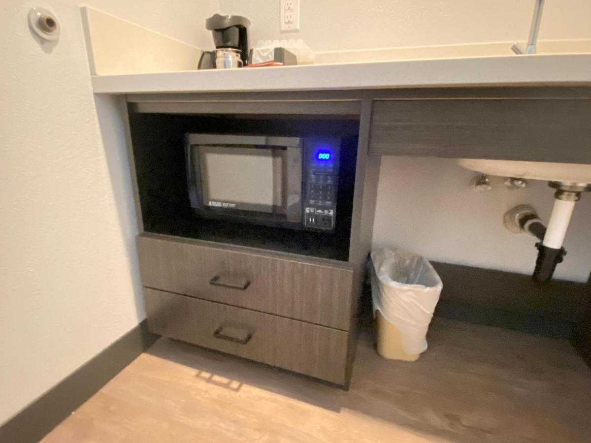 Pinetop Studio Suites Ngoại thất bức ảnh