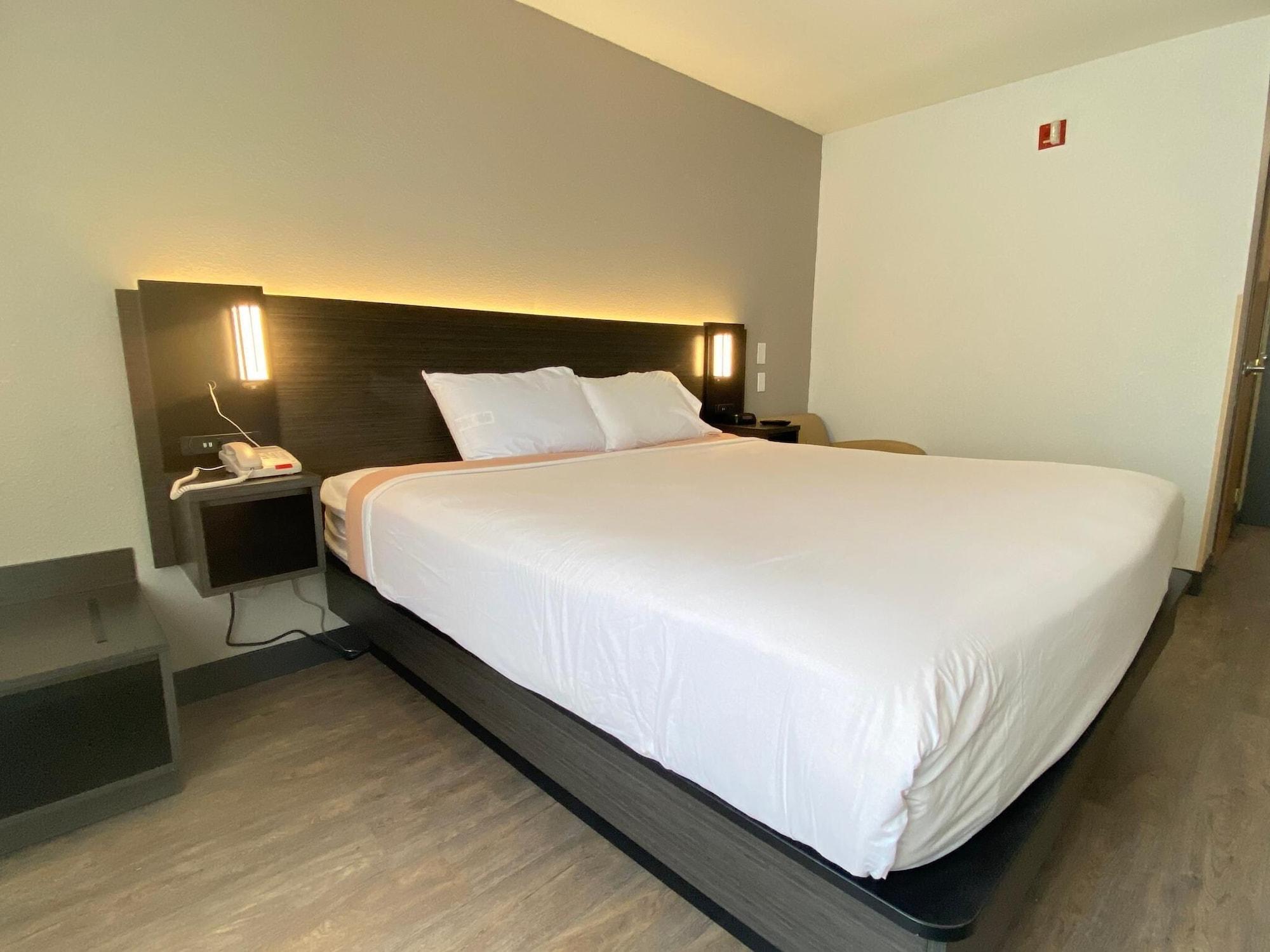 Pinetop Studio Suites Ngoại thất bức ảnh