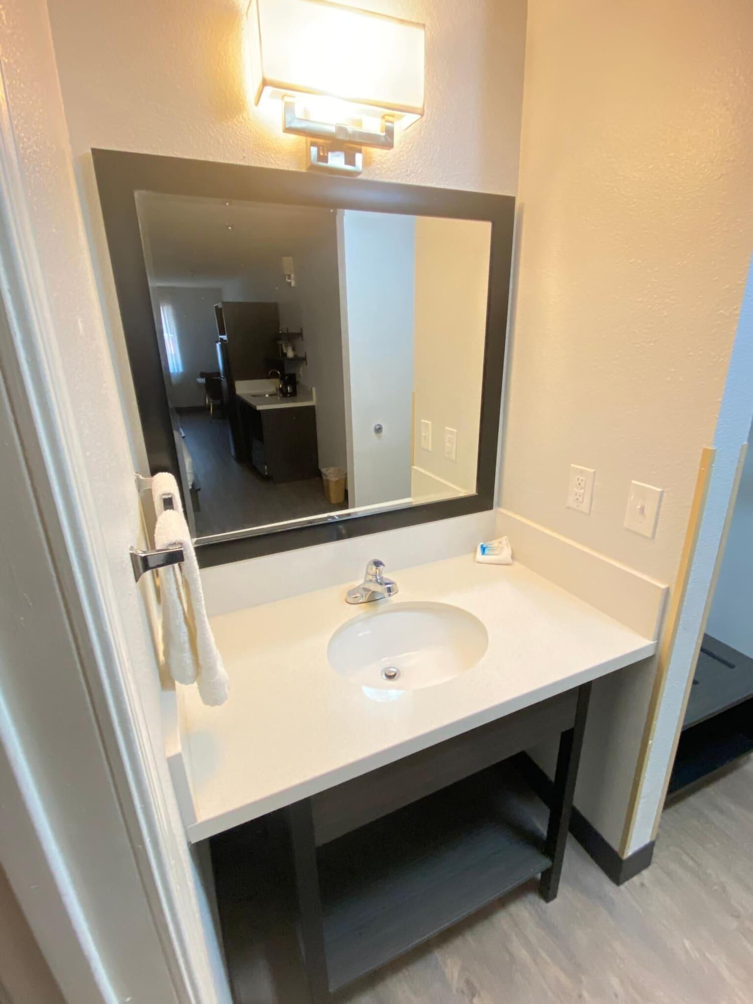 Pinetop Studio Suites Ngoại thất bức ảnh