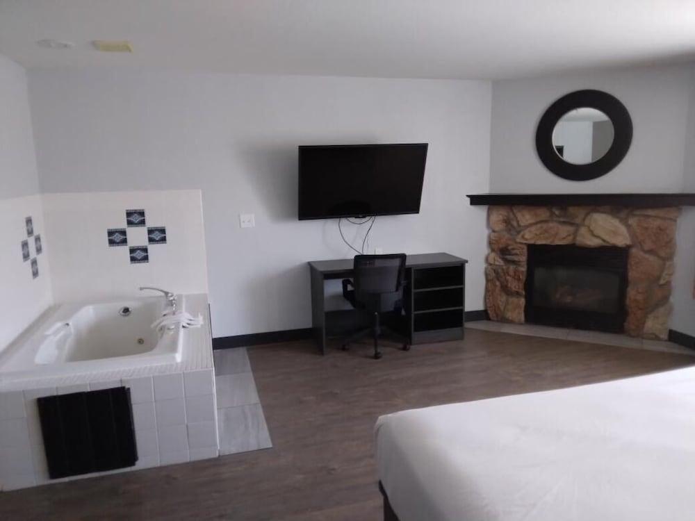 Pinetop Studio Suites Ngoại thất bức ảnh