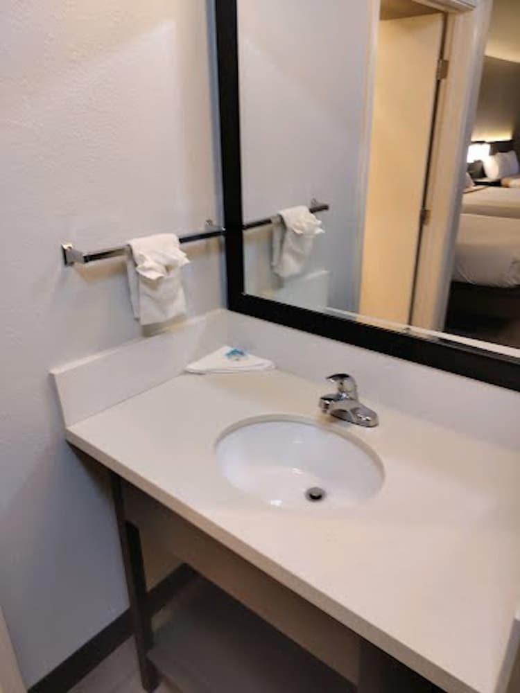 Pinetop Studio Suites Ngoại thất bức ảnh