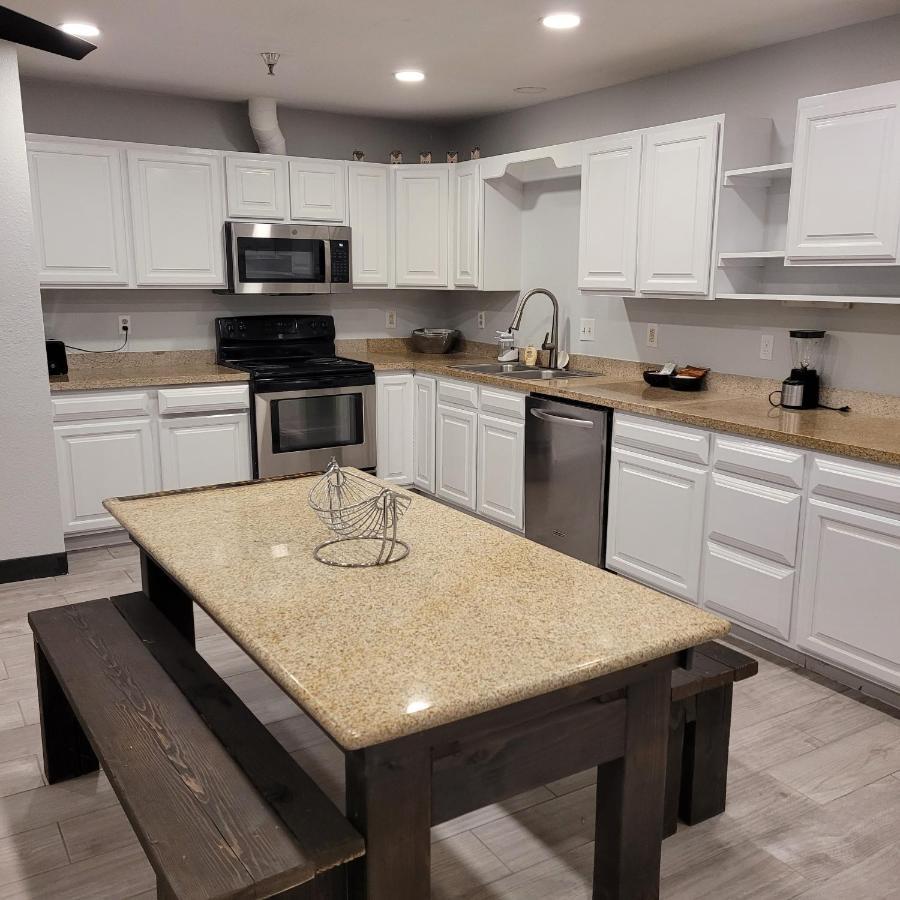 Pinetop Studio Suites Ngoại thất bức ảnh