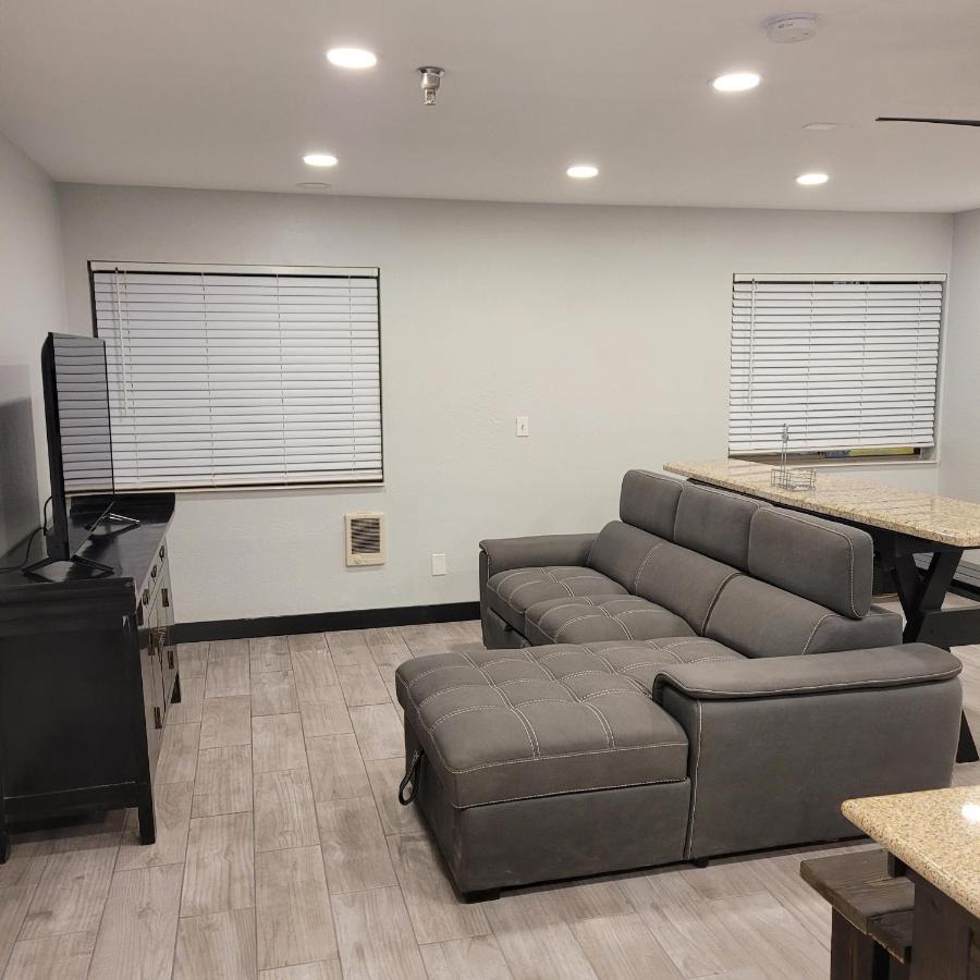 Pinetop Studio Suites Ngoại thất bức ảnh