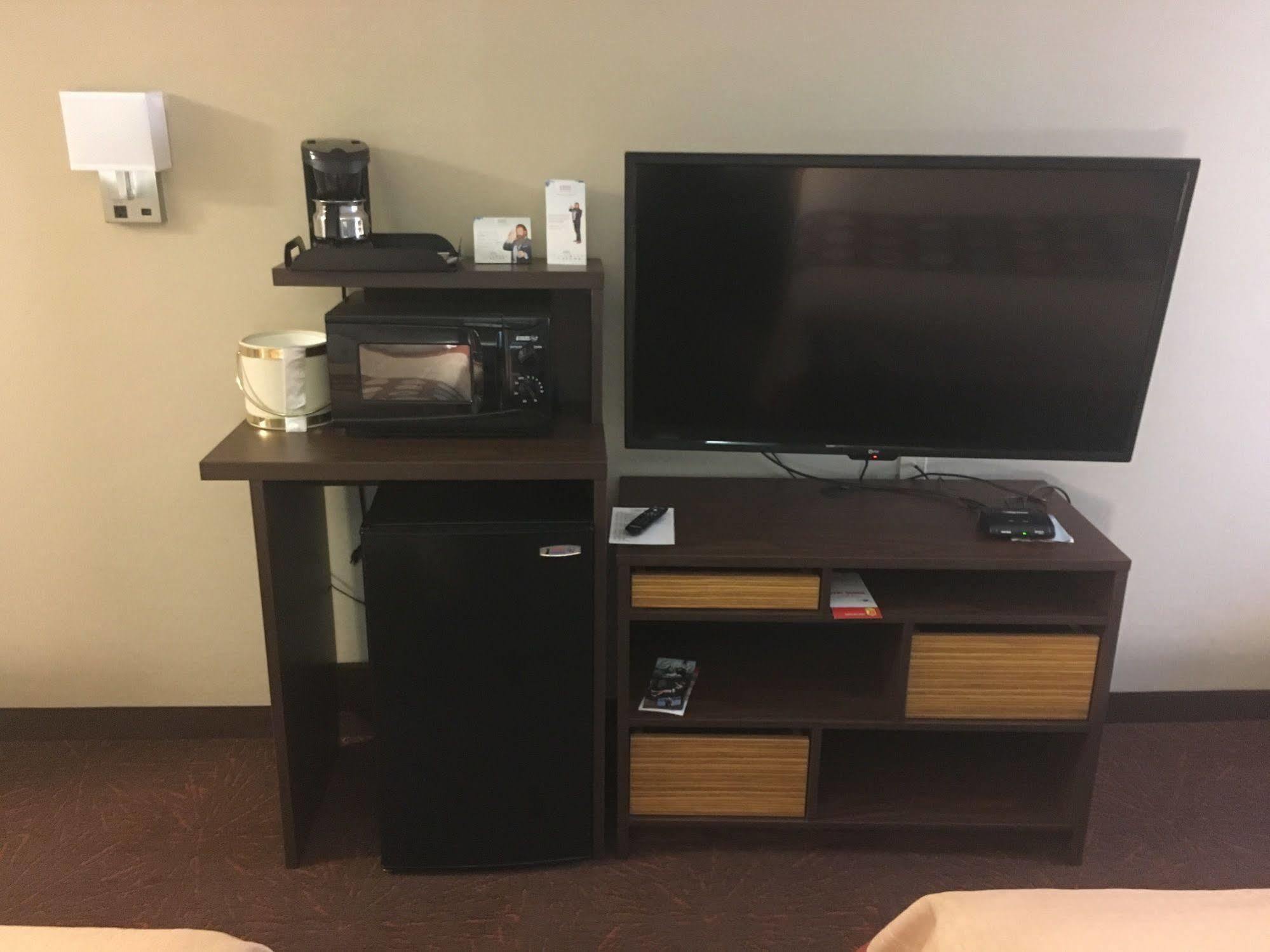 Pinetop Studio Suites Ngoại thất bức ảnh