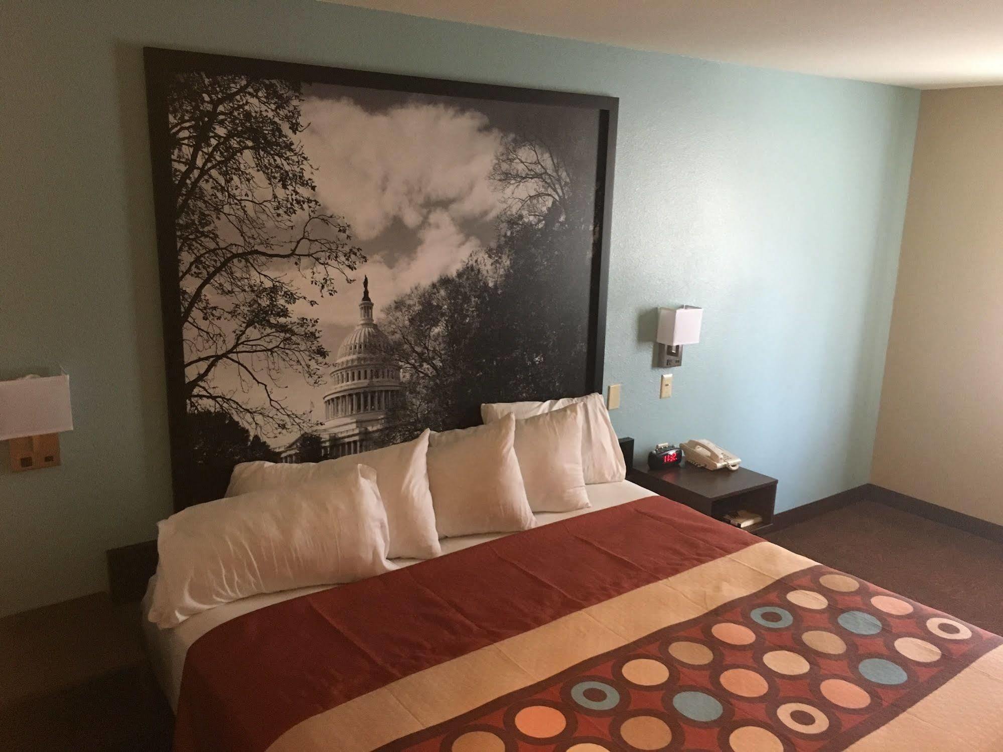 Pinetop Studio Suites Ngoại thất bức ảnh