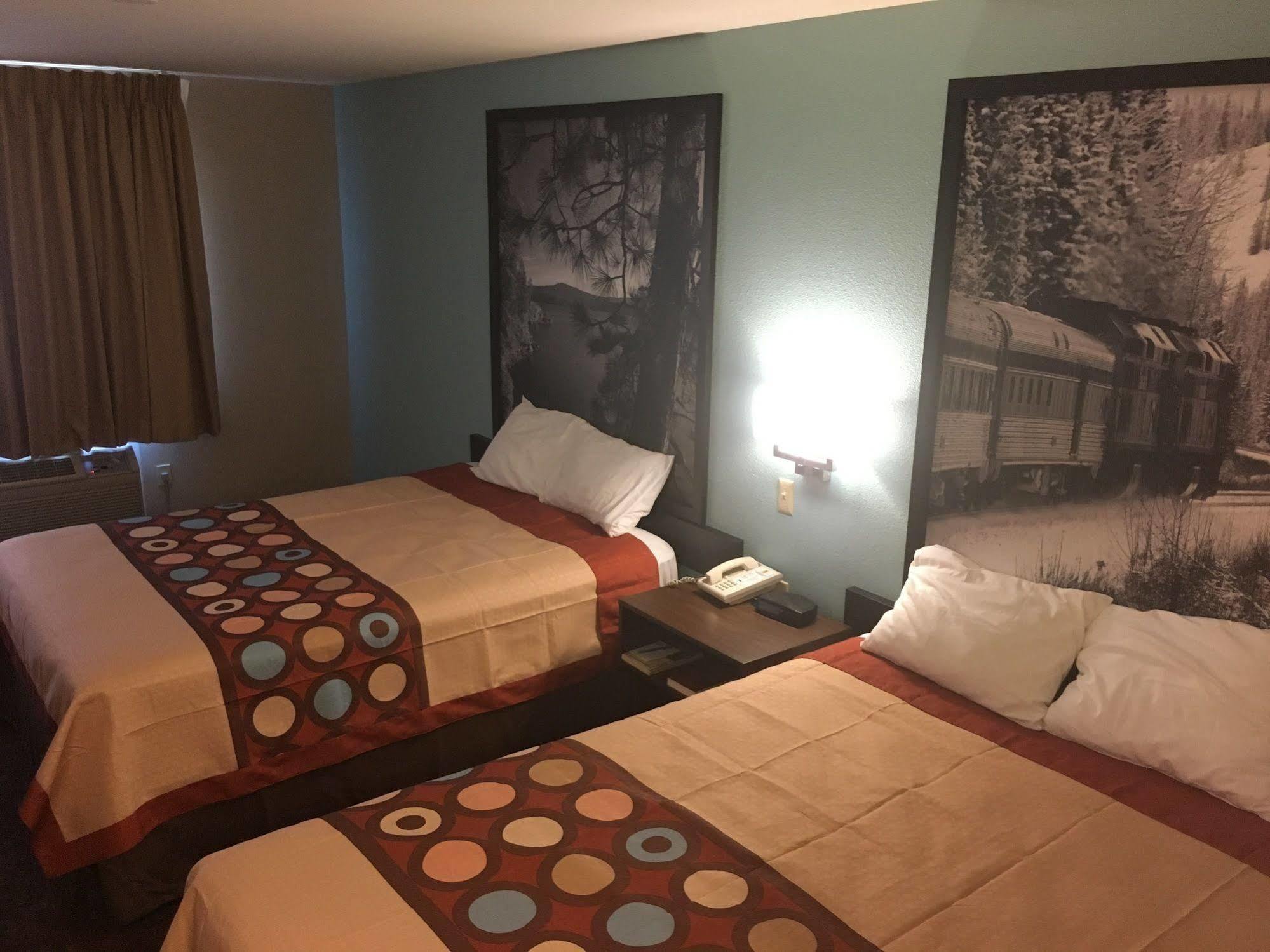 Pinetop Studio Suites Ngoại thất bức ảnh